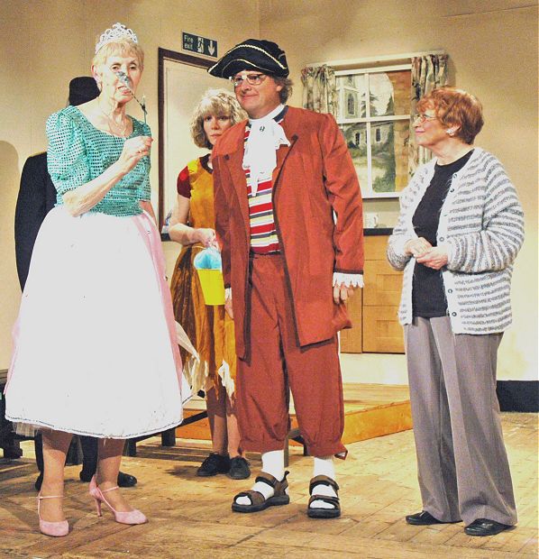 Kath (Good Fairy), Linda (Cinderella), Leonard (Baron Hardup), Evonne